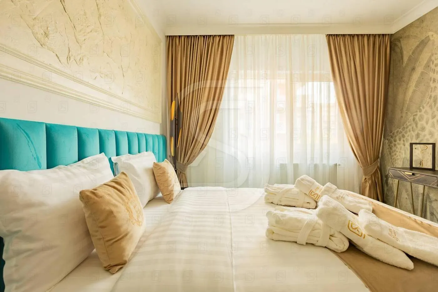 Atlas By Kristal Collection Bucharest